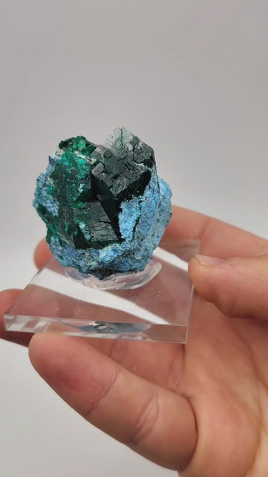 Dioptase on Shattuckite