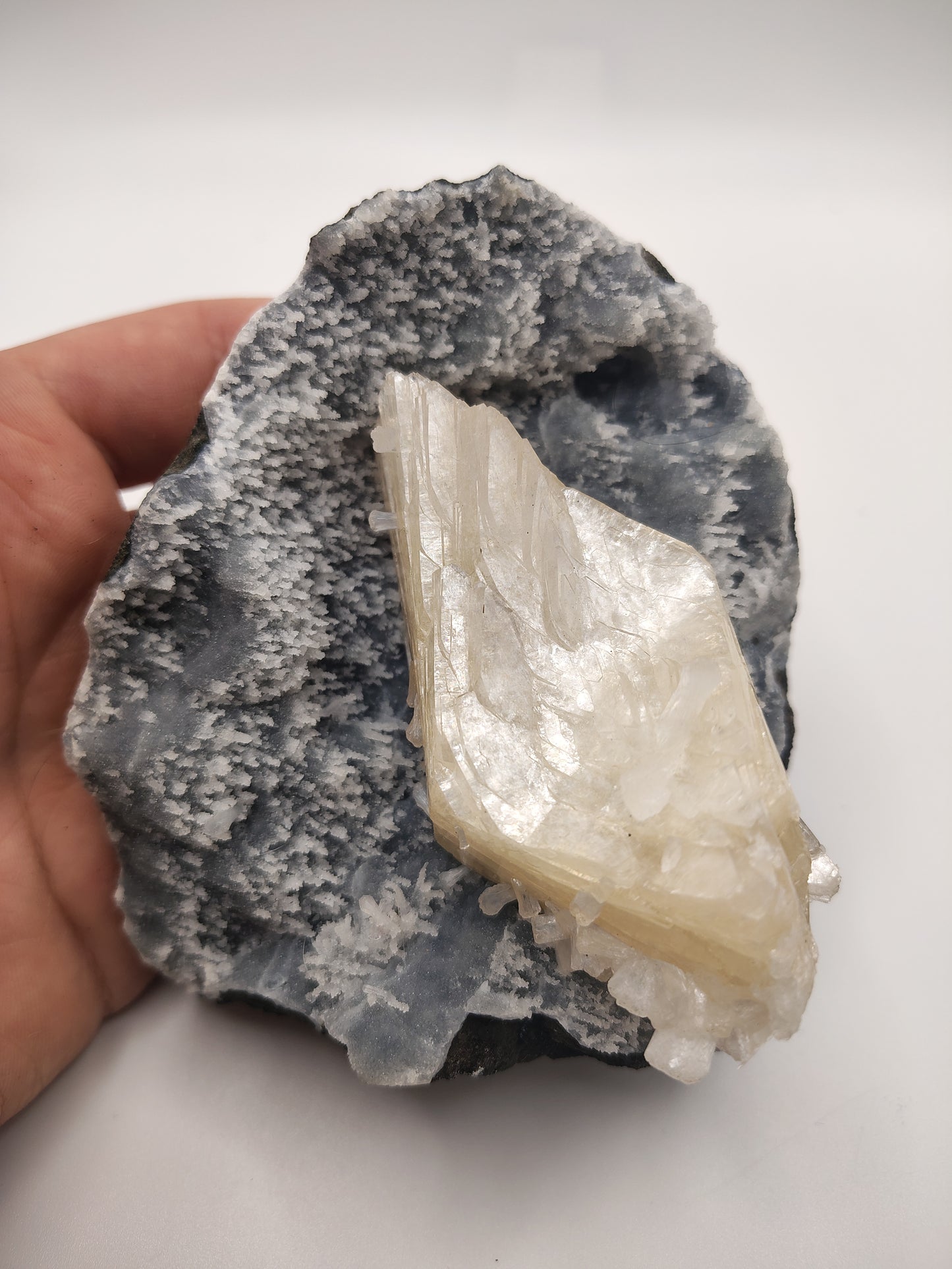 Heulandite on Chalcedony from Nasik, India