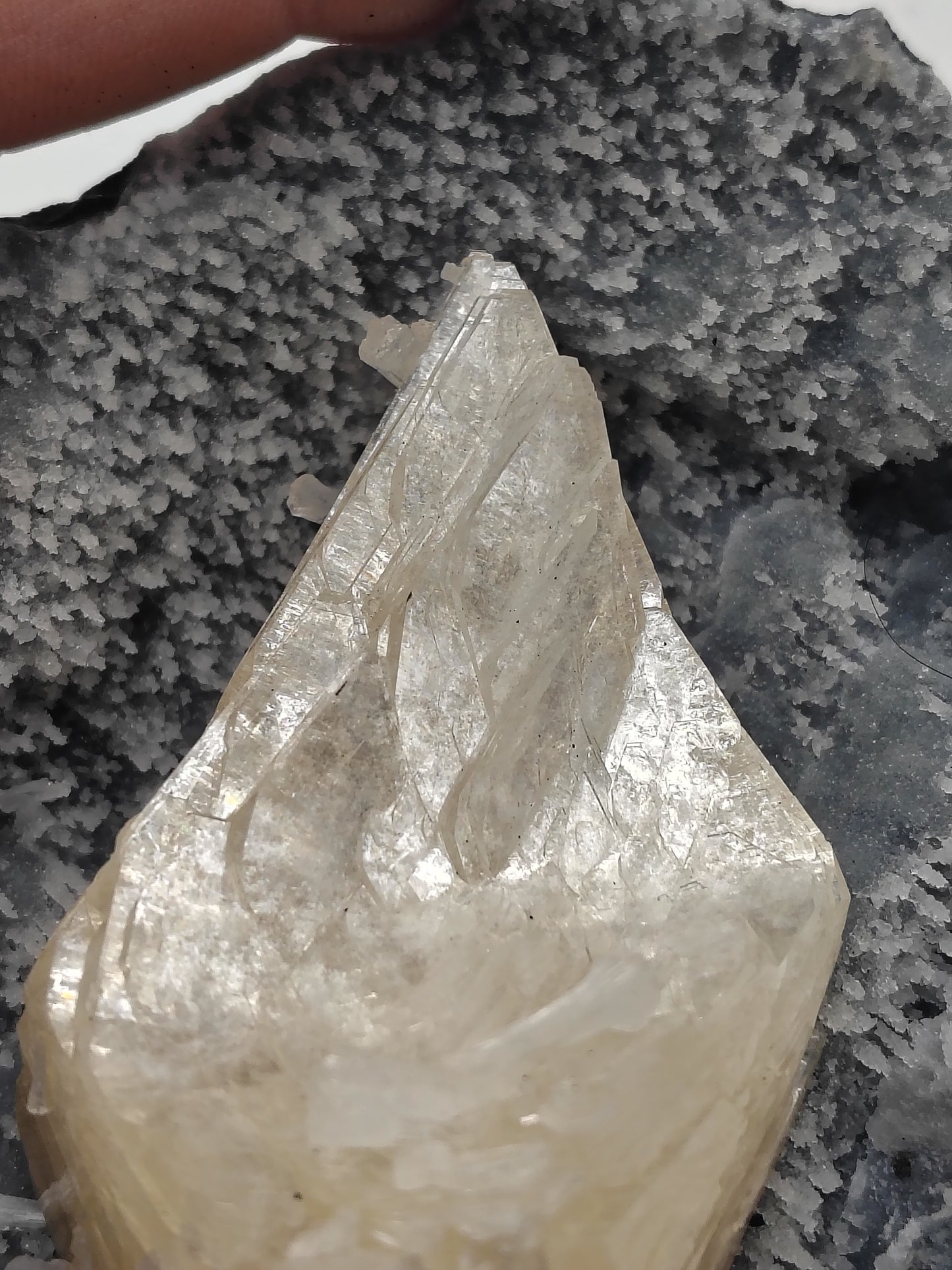 Heulandite on Chalcedony from Nasik, India