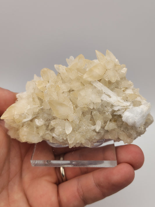 Calcite and Celestite on Fluorite and Sphalerite